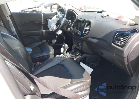 2020 Jeep Compass Altitude 4X4 z USA, uszkodzony, nr VIN 3C4NJDBB2LT131916